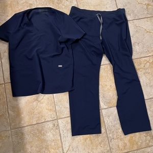 Figs, Navy, Catarina 1 pocket top XL, Livingston basic bottom XL